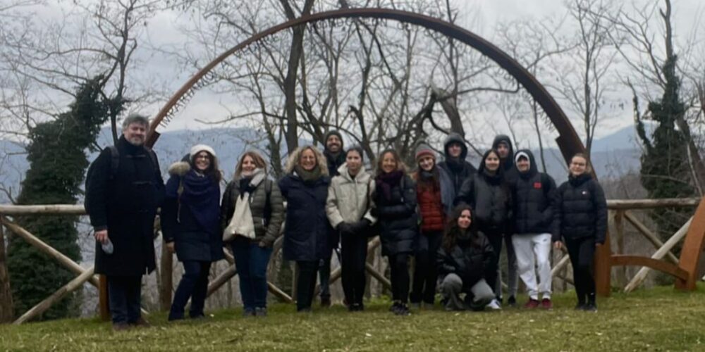 Studenti e studentesse della Catalogna in visita a Monte Sole